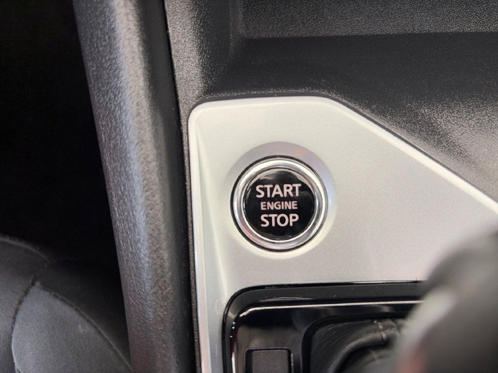 Used 2025 Nissan Altima 2.5 SV FWD image 17