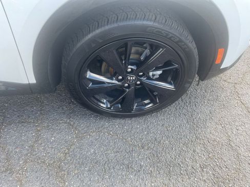 Used 2024 Buick Envision Sport Touring image 30