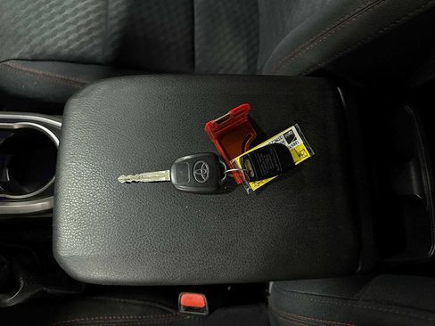 Certified 2020 Toyota Tacoma SR5 image 34