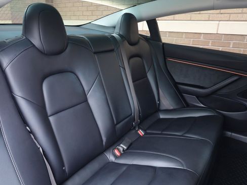 Used 2018 Tesla Model 3 Long Range RWD image 23