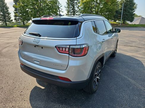 Used 2025 Jeep Compass Limited AWD/4WD image 6