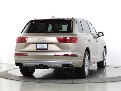 Used 2019 Audi Q7 3.0T Premium Plus w/ Premium Plus Package image 11