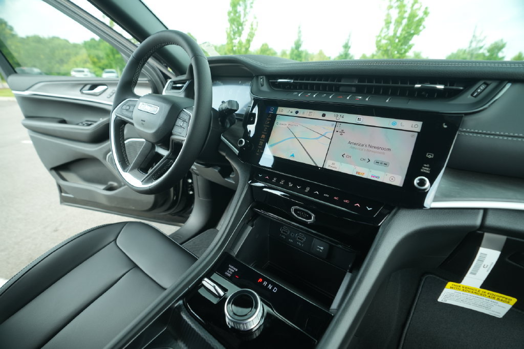 New 2026 Jeep Grand Cherokee Limited w/ MOPAR Finishing Package AWD/4WD image 37