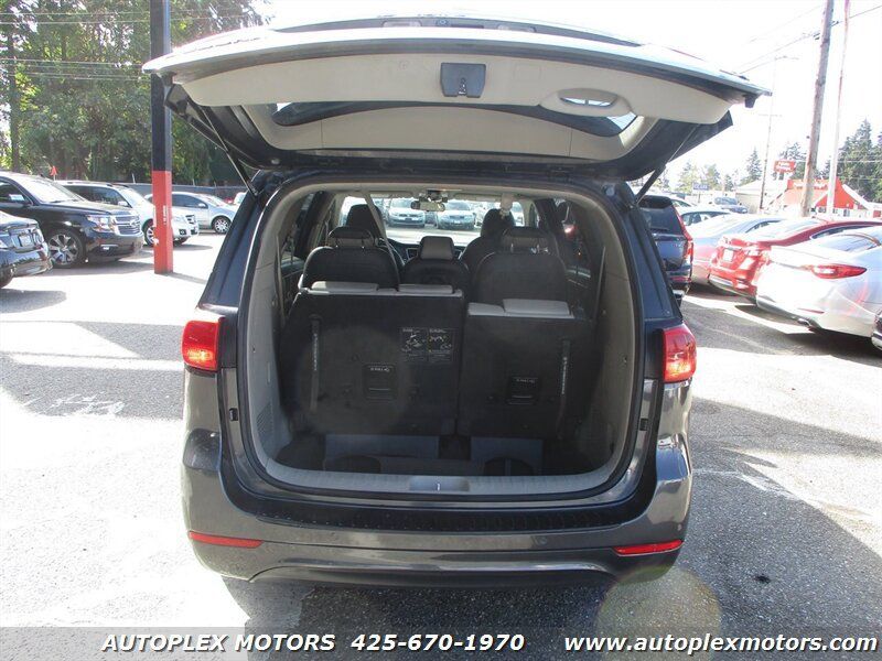 Used 2016 Kia Sedona LX w/ LX Essentials Premium Package FWD image 14