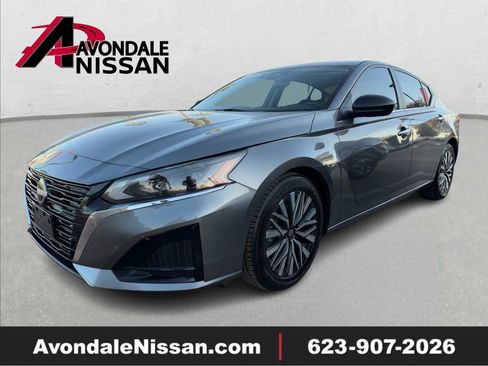 Certified 2024 Nissan Altima 2.5 SV image 1