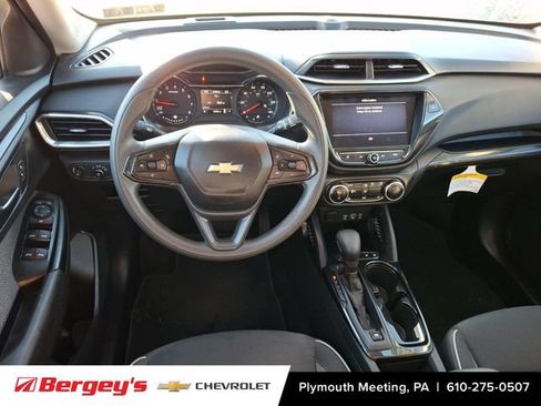 Certified 2023 Chevrolet TrailBlazer LT w/ Convenience Package FWD image 14