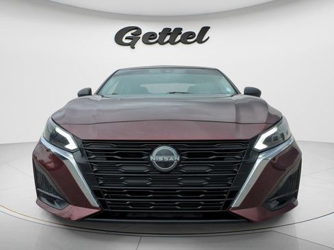 Used 2024 Nissan Altima 2.5 SV FWD image 2