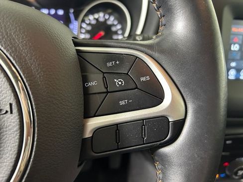 Used 2019 Jeep Compass Latitude w/ Cold Weather Group AWD/4WD image 16