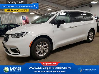 Used 2024 Chrysler Pacifica Touring-L