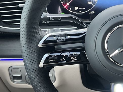 Certified 2025 Mercedes-Benz GLS 450 4MATIC image 32