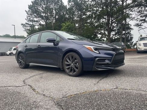 Used 2025 Toyota Corolla SE w/ SE Premium Package FWD image 1
