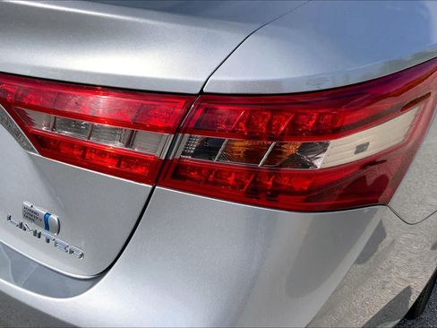 Used 2018 Toyota Avalon Limited FWD image 30