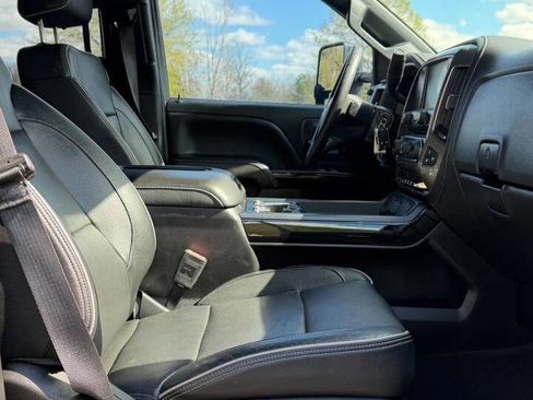 Used 2018 Chevrolet Silverado 2500 High Country w/ Duramax Plus Package image 29