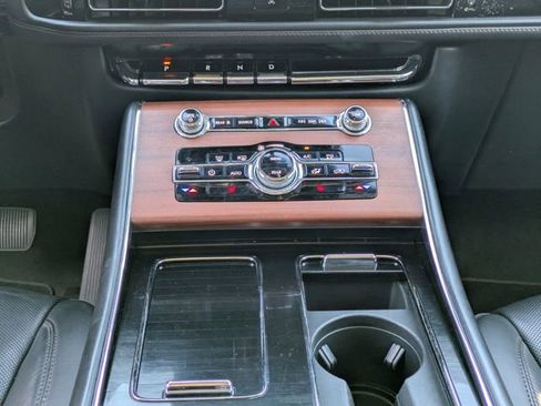 Used 2023 Lincoln Aviator Reserve image 23