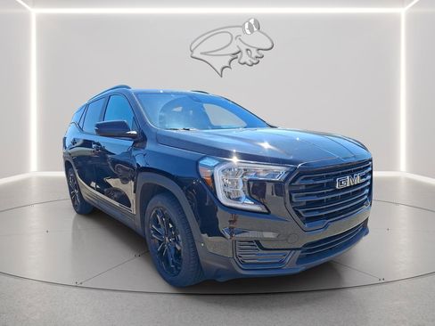 Used 2022 GMC Terrain SLE w/ Driver Convenience Package image 8