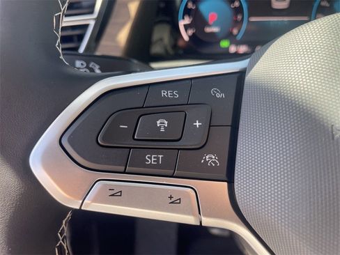 New 2025 Volkswagen Atlas SE image 17