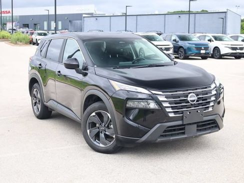 Certified 2025 Nissan Rogue SV FWD image 2
