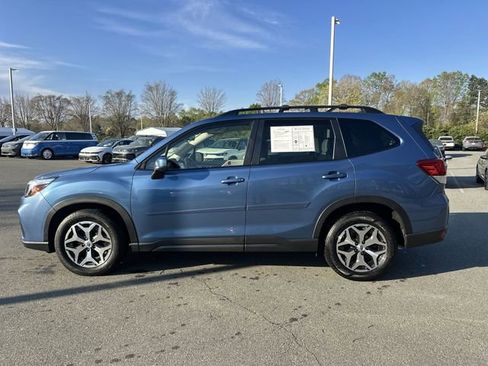Used 2021 Subaru Forester Premium AWD/4WD image 2