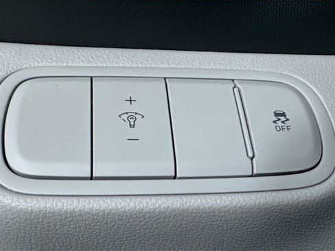 New 2025 Hyundai Venue SEL FWD image 14