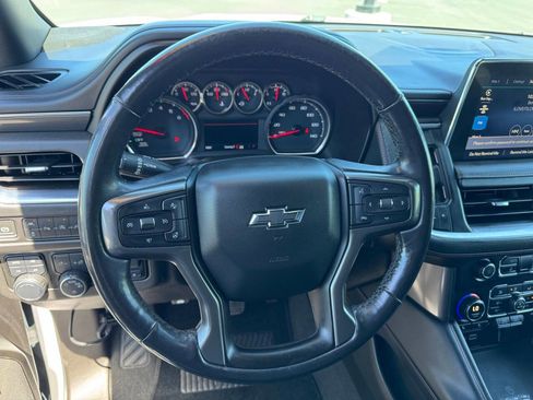 Used 2021 Chevrolet Suburban RST w/ Luxury Package AWD/4WD image 17