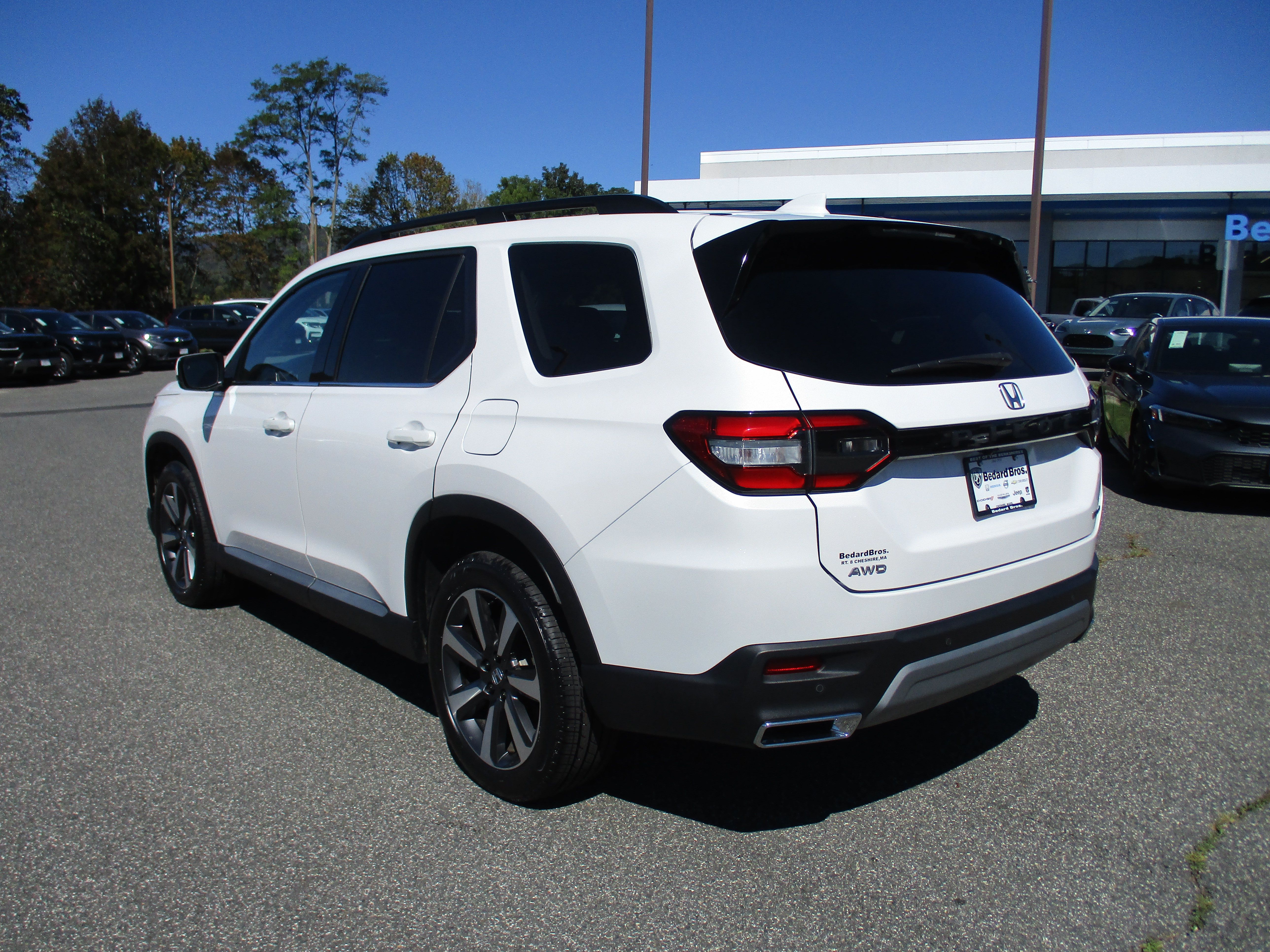 Certified 2025 Honda Pilot Touring image 7