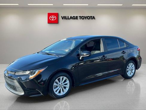 Certified 2024 Toyota Corolla LE w/ LE Convenience Package FWD image 1