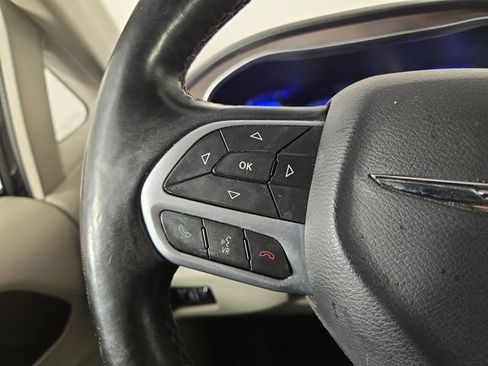 Used 2017 Chrysler Pacifica Touring-L Plus w/ Advanced Safetytec Group image 22