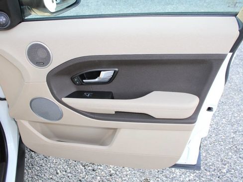 Used 2014 Land Rover Range Rover Evoque Pure image 21