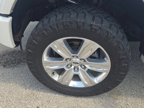 Used 2015 Ford F150 Platinum w/ Equipment Group 701A Luxury AWD/4WD image 15