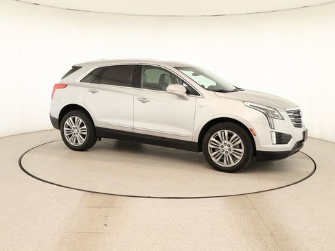 Used 2019 Cadillac XT5 Premium Luxury FWD image 9