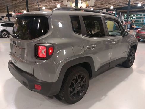 Used 2020 Jeep Renegade Altitude AWD/4WD image 12