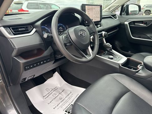 Used 2023 Toyota RAV4 Limited AWD/4WD image 7