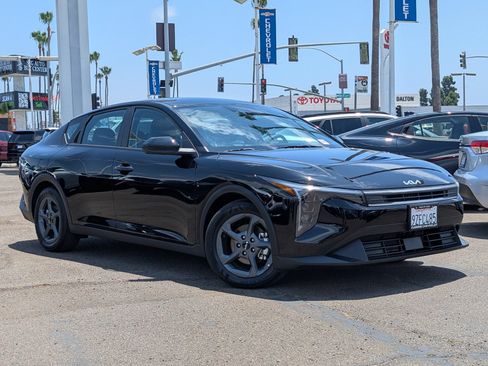 Used 2025 Kia K4 FWD image 2