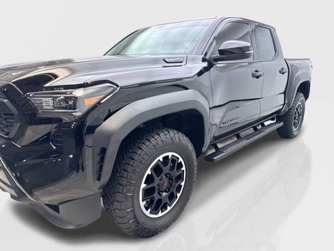 Used 2026 Toyota Tacoma TRD Off-Road w/ TRD Off Road Upgrade Package AWD/4WD image 11