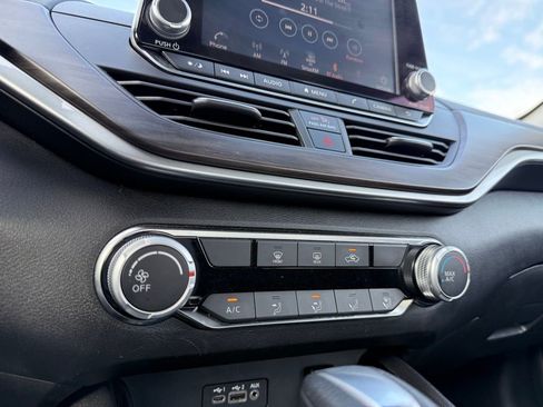 Used 2024 Nissan Altima 2.5 SV image 17