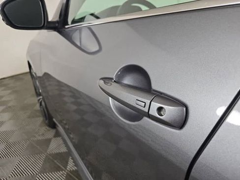 Used 2023 Nissan Sentra SR w/ Trunk Package image 23