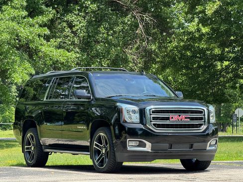 Used 2015 GMC Yukon XL SLE w/ Convenience Package AWD/4WD image 3