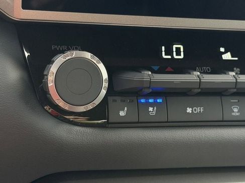 New 2026 Toyota Tundra Platinum AWD/4WD image 22