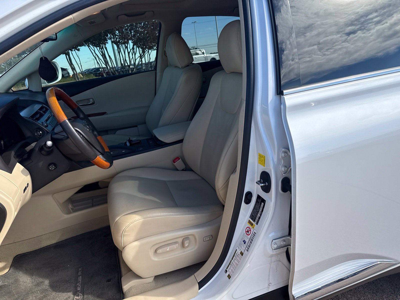 Used 2011 Lexus RX 350 2WD w/ Premium Pkg image 7