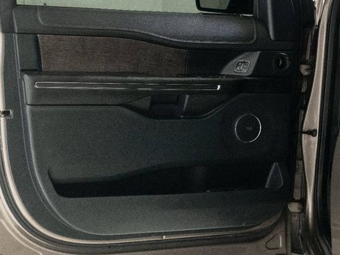 Used 2018 Ford Expedition Limited RWD image 22