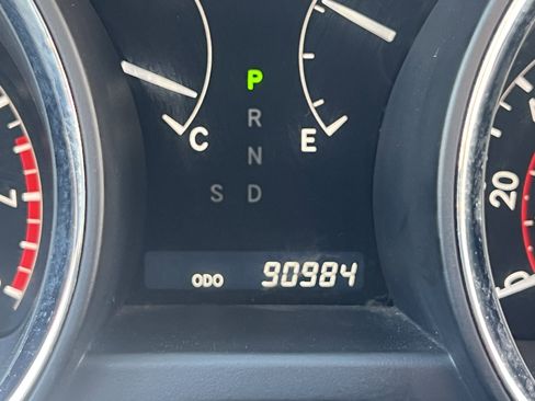 Used 2011 Toyota Highlander SE image 18