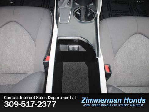 Used 2020 Toyota Camry LE image 16