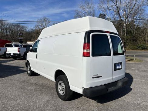 Used 2015 Chevrolet Express 2500 image 7