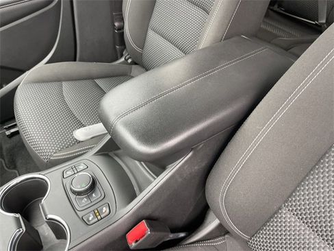 Used 2023 GMC Terrain SLE w/ Driver Convenience Package image 20