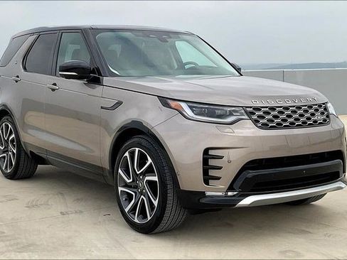 New 2025 Land Rover Discovery Metropolitan Edition image 2