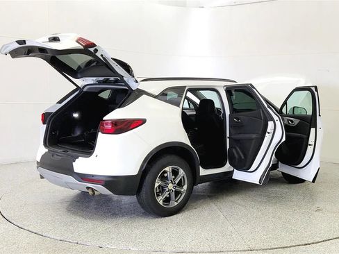 Used 2024 Chevrolet Blazer LT w/ Convenience Package FWD image 12
