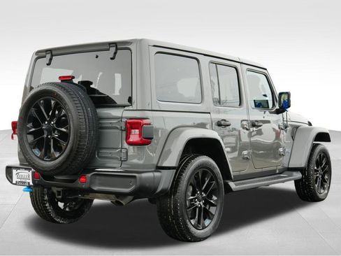 Used 2023 Jeep Wrangler Unlimited Sahara w/ Cold Weather Group image 6