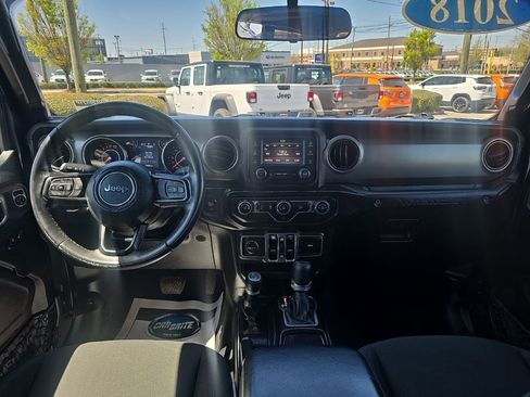 Used 2018 Jeep Wrangler Unlimited Sport S image 22