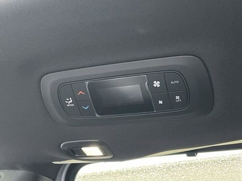 New 2026 Chrysler Pacifica Limited image 16