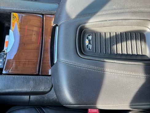 Used 2019 Cadillac Escalade Luxury image 27